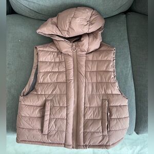 Zara puffer vest. Color pink, size 13-14